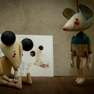 Author of the concept and puppet maker: Darka Erdelji <em>Photo: Boštjan Lah</em>