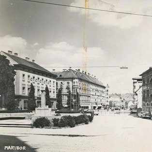 In 1955, the puppet stage of KUD Jože Hermanko was given a hall in Zadružni dom (Cooperative Centre).