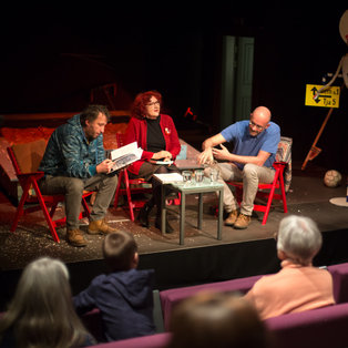 Conversation about performance How Porcupines Ripen <em>Photo: Boštjan Lah</em>