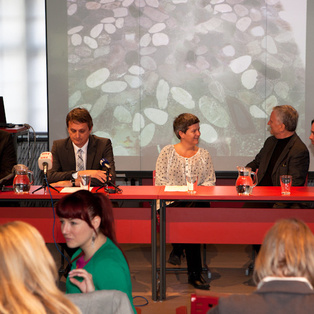 prof. Jurij Kobe in Rok Žnidaršič prejela Plečnikovo nagrado za LGM - novinarska konferenca <em>Foto: Boštjan Lah</em>