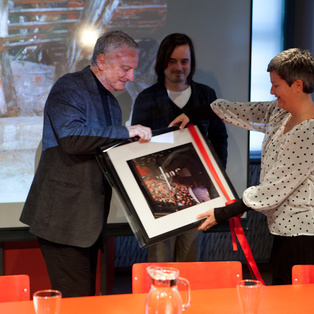 Prof. Jurij Kobe and Rok Žnidaršič received the Plečnik Award for the Puppet Theatre of Maribor - Press Conference <em>Photo: Boštjan Lah</em>