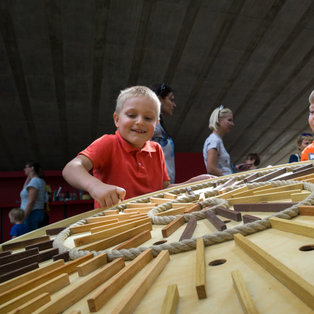 Poletni lutkovni pristan 2016 <em>Foto: Boštjan Lah</em>