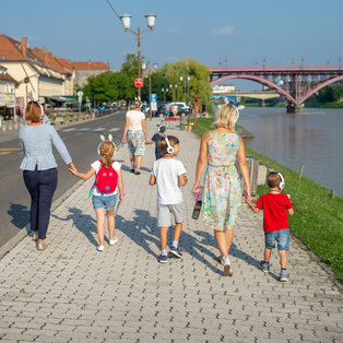 Wanderers <em>Photo: Boštjan Lah</em>