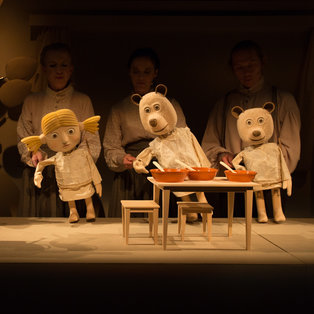 Goldilocks and the Three Bears <em>Photo: Boštjan Lah</em>