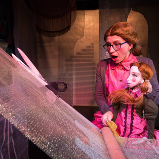 The Seamstress and the Scissors   <em>Photo: Boštjan Lah</em>